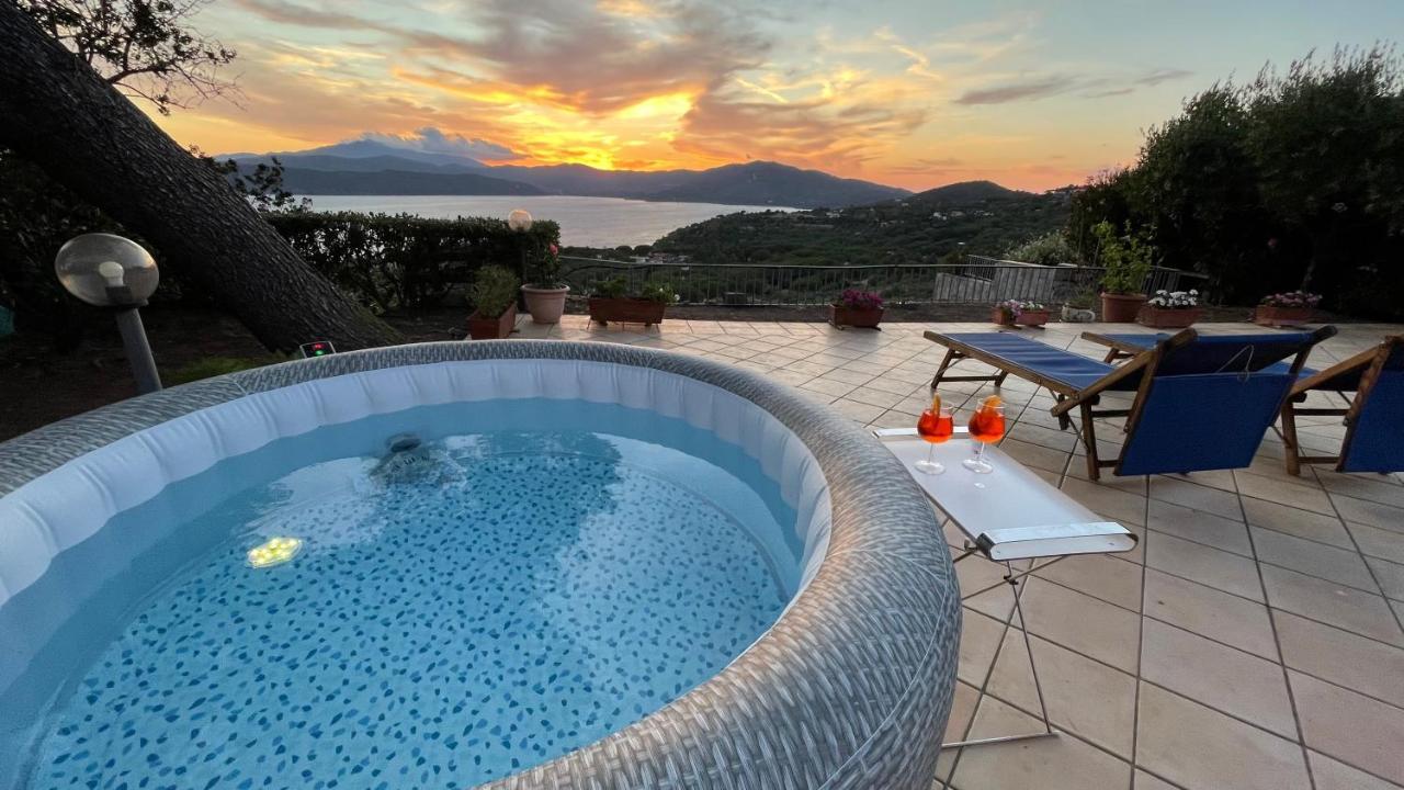 Villa Mit Whirlpool Und Phantastischer Aussicht Capoliveri  Extérieur photo
